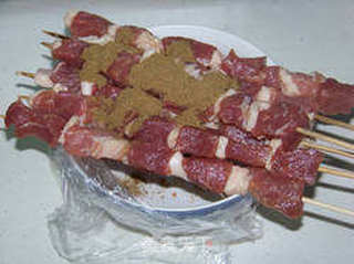 孜然烤肉串的做法步骤:6