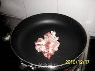 五花肉炒腐竹的做法步骤：3