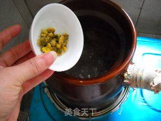 薏米菊花雏鸽汤的做法步骤:8