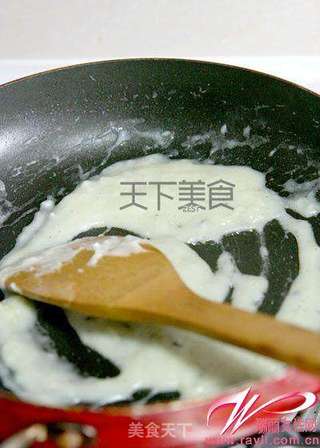 奶酪海鲜焗饭的做法步骤:2