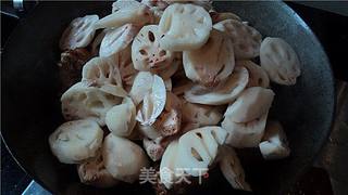 花生莲藕焖猪手的做法步骤：5