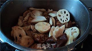 花生莲藕焖猪手的做法步骤：7