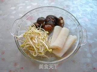 香菇鳕鱼豆芽汤的做法步骤：1