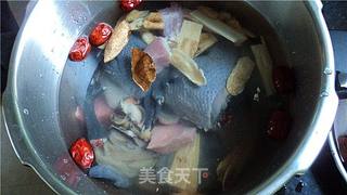 花旗参淮山竹丝鸡汤的做法步骤：4