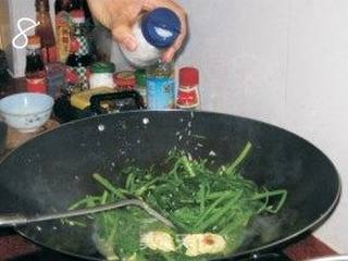 菠菜炒鸡蛋的做法步骤:8