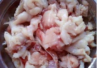 草鱼韭菜水饺的做法步骤:2