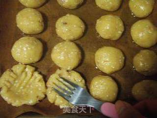 有百年历史的中式酥饼---芝麻花生桃酥的做法步骤:10