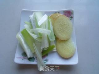 上海本帮特色的浓油赤酱——外婆红烧肉的做法步骤:2