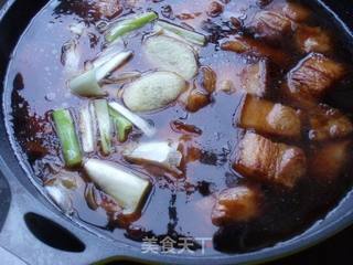 上海本帮特色的浓油赤酱——外婆红烧肉的做法步骤:8