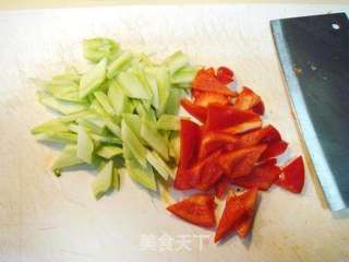 金蒜蚝汁墨鱼仔的做法步骤：4