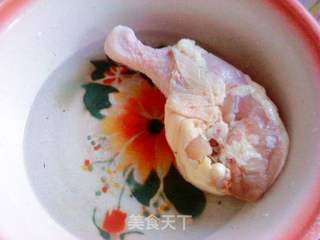 白菜粉皮炖鸡的做法步骤：1