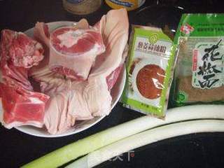 什么方法吃羊肉最有营养--葱香焖羊排的做法步骤：1