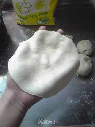 猪肉酸菜粉丝馅饼的做法步骤:4