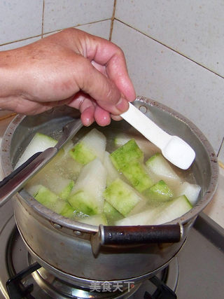 冬瓜排骨汤的做法步骤:7
