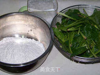 水清清碧波荡漾の菠菜面条的做法步骤：1