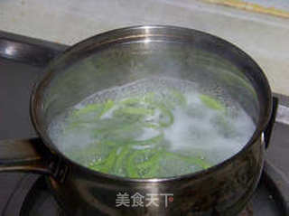 水清清碧波荡漾の菠菜面条的做法步骤:15