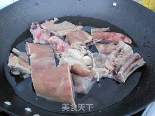 招财进宝----汤煲:腊猪手煲萝卜(加料版)的做法步骤:5