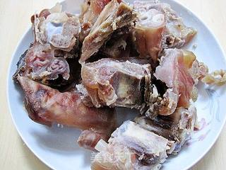 招财进宝----汤煲:腊猪手煲萝卜(加料版)的做法步骤:6