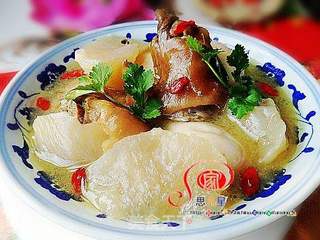 招财进宝----汤煲:腊猪手煲萝卜(加料版)的做法步骤:11