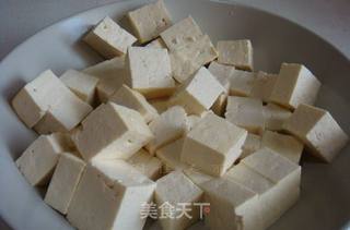 豆豉鲮鱼烧豆腐的做法步骤：1