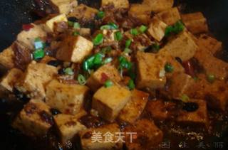 豆豉鲮鱼烧豆腐的做法步骤:8