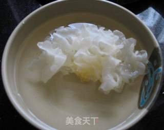 金玉满堂---金瓜银耳羹的做法步骤:5