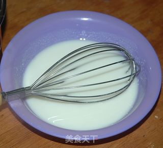 8寸戚风蛋糕--之生日蛋糕米老鼠的做法步骤:2