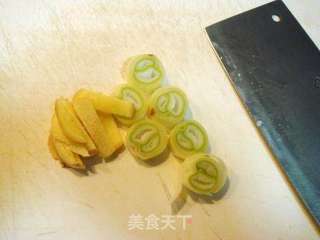 私家菜“避风塘炒鸡翅”的做法步骤：3