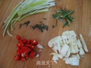 招财进宝--金钱鸡肉卷的做法步骤:2