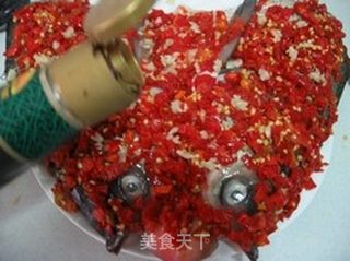 鸿运当头--鲜香剁椒鱼头的做法步骤:9