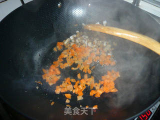 咸鱼鸡粒炒饭的做法步骤：4