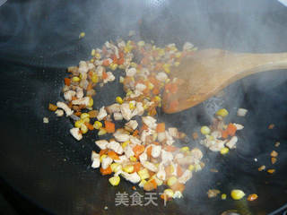 咸鱼鸡粒炒饭的做法步骤：6