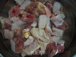 大吉大利--辣焖栗子鸡的做法步骤:2