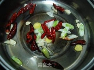 大吉大利--辣焖栗子鸡的做法步骤:7