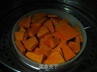 金银满盆--金银元宝饺子的做法步骤:2