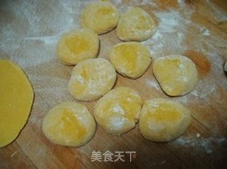 金银满盆--金银元宝饺子的做法步骤：18