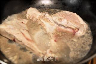 牛大力五指毛桃汤的做法步骤:2