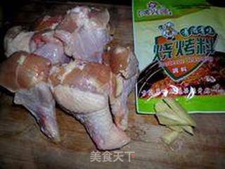 微波炉鸡腿的做法步骤：1