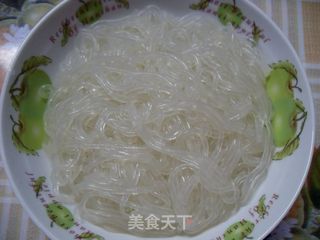 肉丝包菜炒粉的做法步骤：3