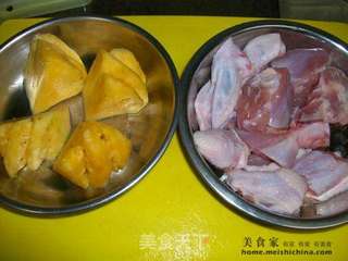 凤梨霸王鸡的做法步骤：1