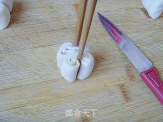 蒸蒸日上:菊花卷的做法步骤:8