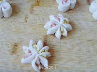 蒸蒸日上:菊花卷的做法步骤:10