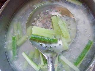 财源滚滚:泡椒凤爪的做法步骤:5