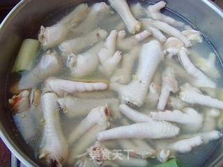 财源滚滚:泡椒凤爪的做法步骤:8