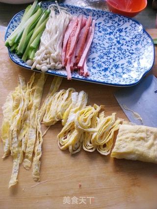 六六大顺——锦绣鲜蔬豆皮卷的做法步骤：7
