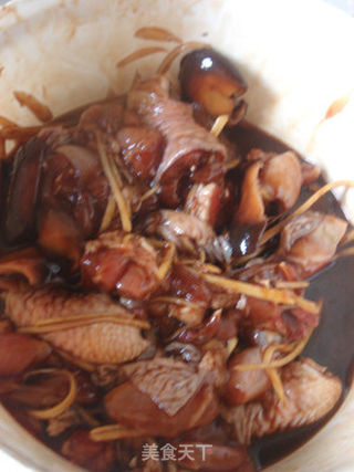 别拦着我,我今天来个二大的——北菇滑鸡腊味饭 (港式煲仔饭)的做法步骤:7