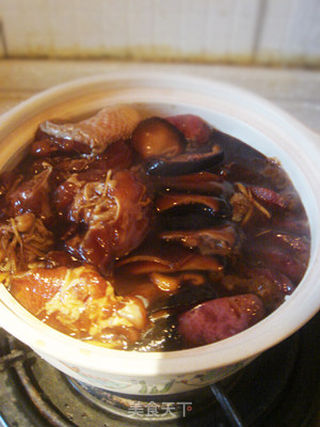 别拦着我,我今天来个二大的——北菇滑鸡腊味饭 (港式煲仔饭)的做法步骤:10