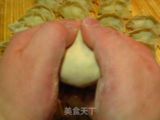 酸菜水饺的做法步骤:13