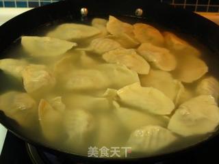 酸菜水饺的做法步骤:15