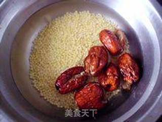 给宝宝的--小米红枣粥的做法步骤:4